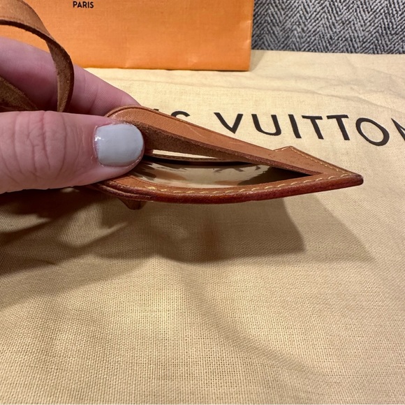 Louis Vuitton Luggage Tag - Picture 4 of 7